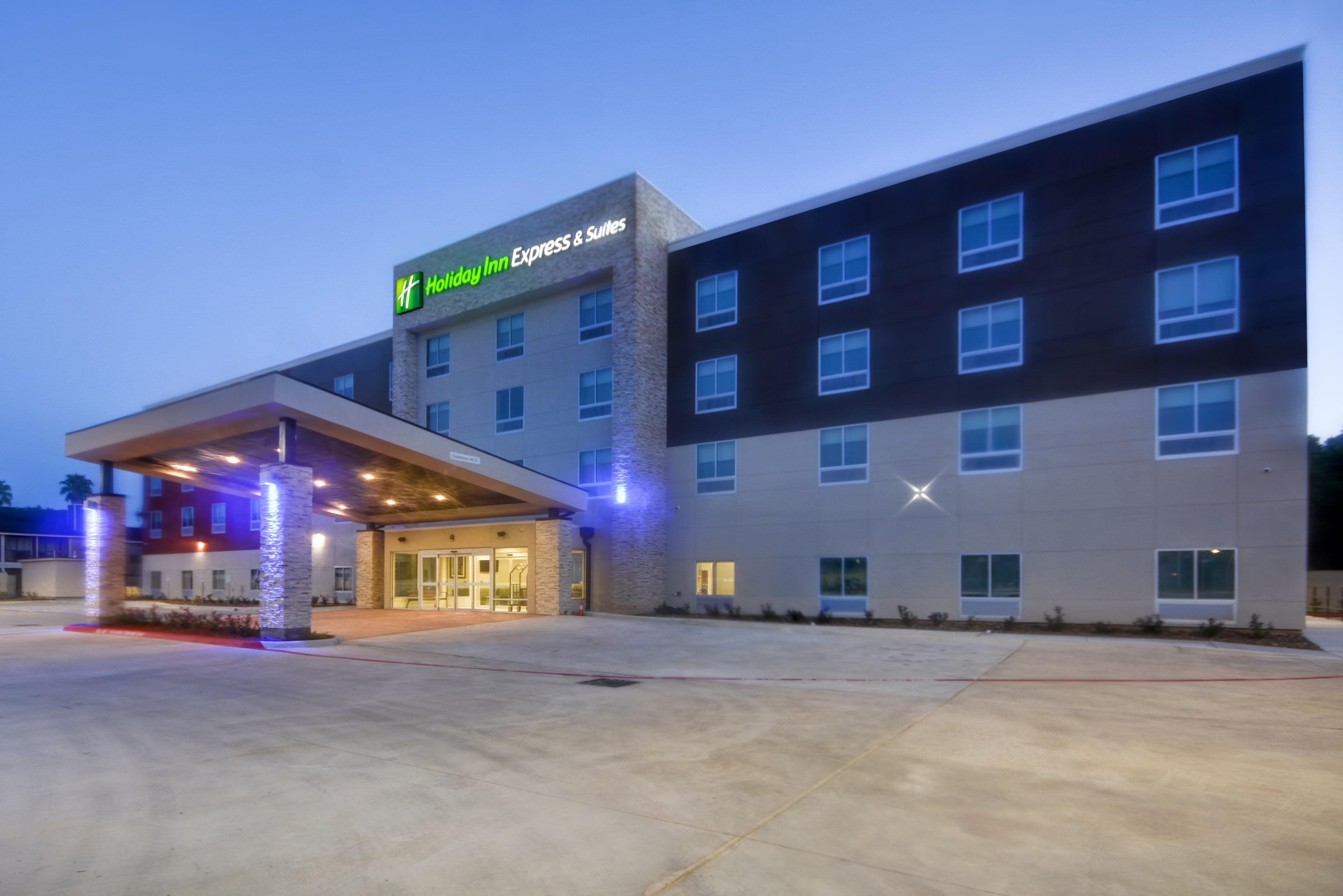Holiday Inn Express & Suites - Houston Nasa - Boardwalk Area By Ihg Сийбрук Екстериор снимка